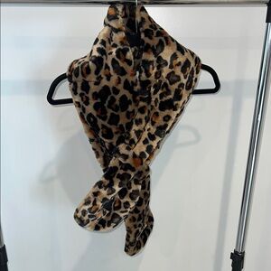 Leopard Print Faux Fur Scarf